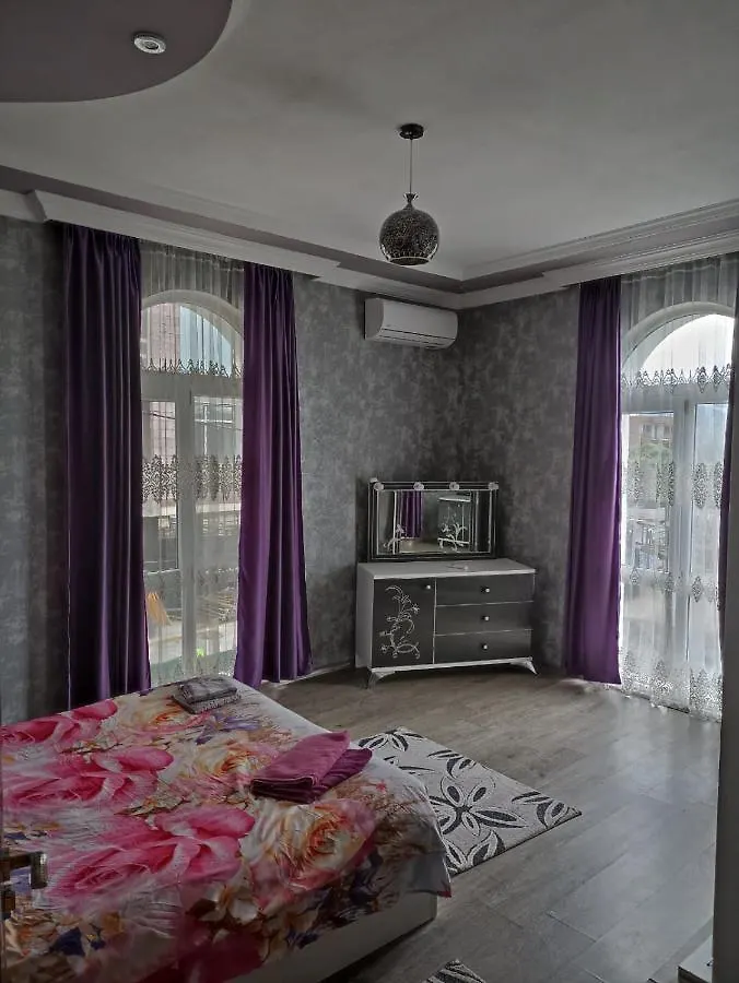 Holiday Home Batumi 0*,